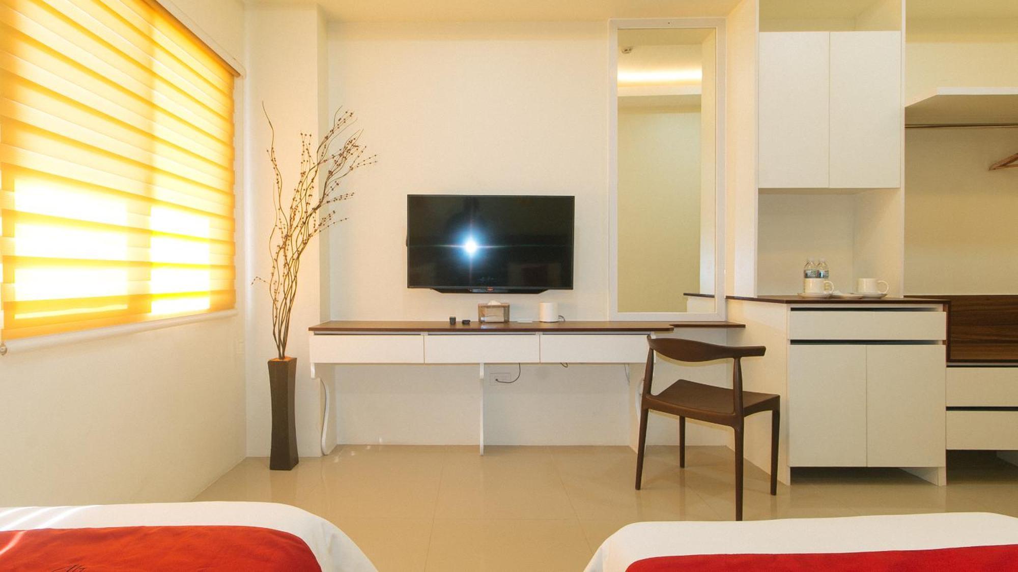 Reddoorz @ Leoncia Apartelle Mandaue City Exterior photo