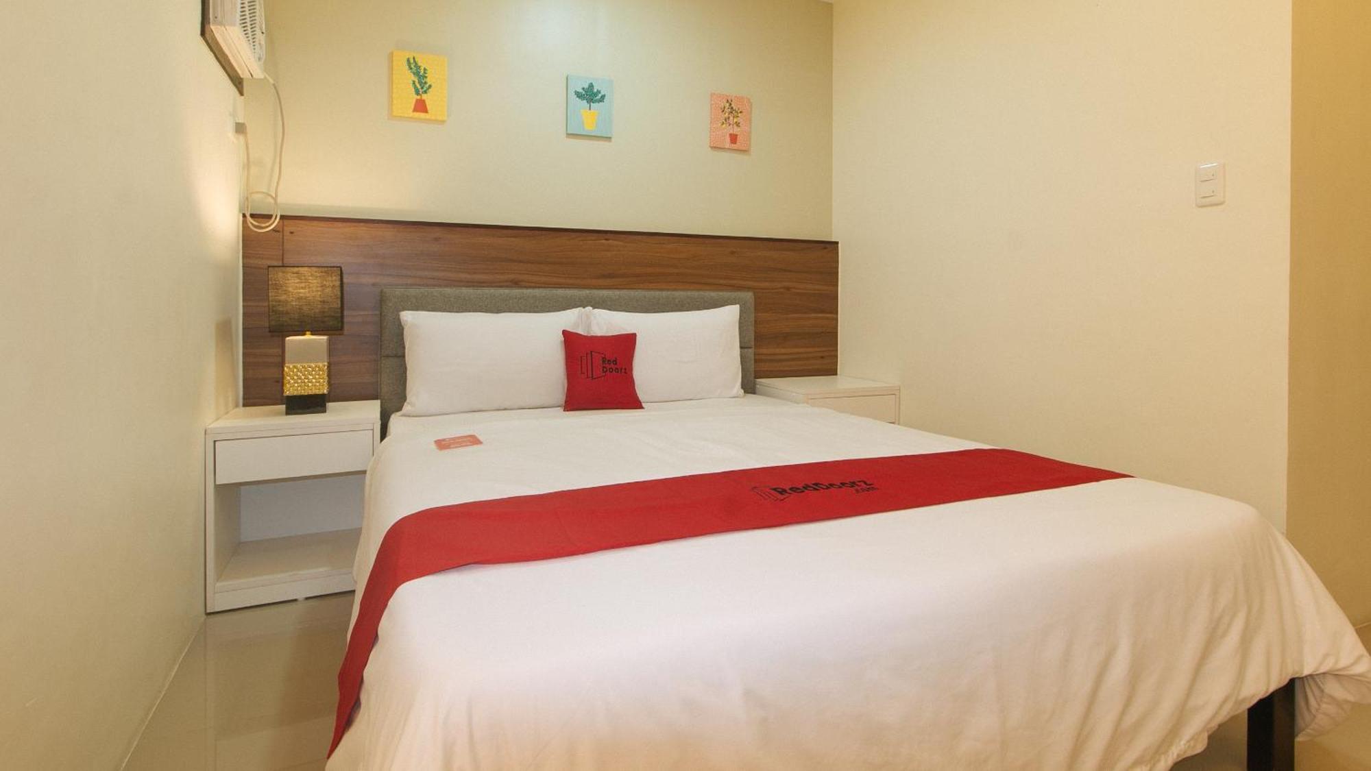 Reddoorz @ Leoncia Apartelle Mandaue City Exterior photo