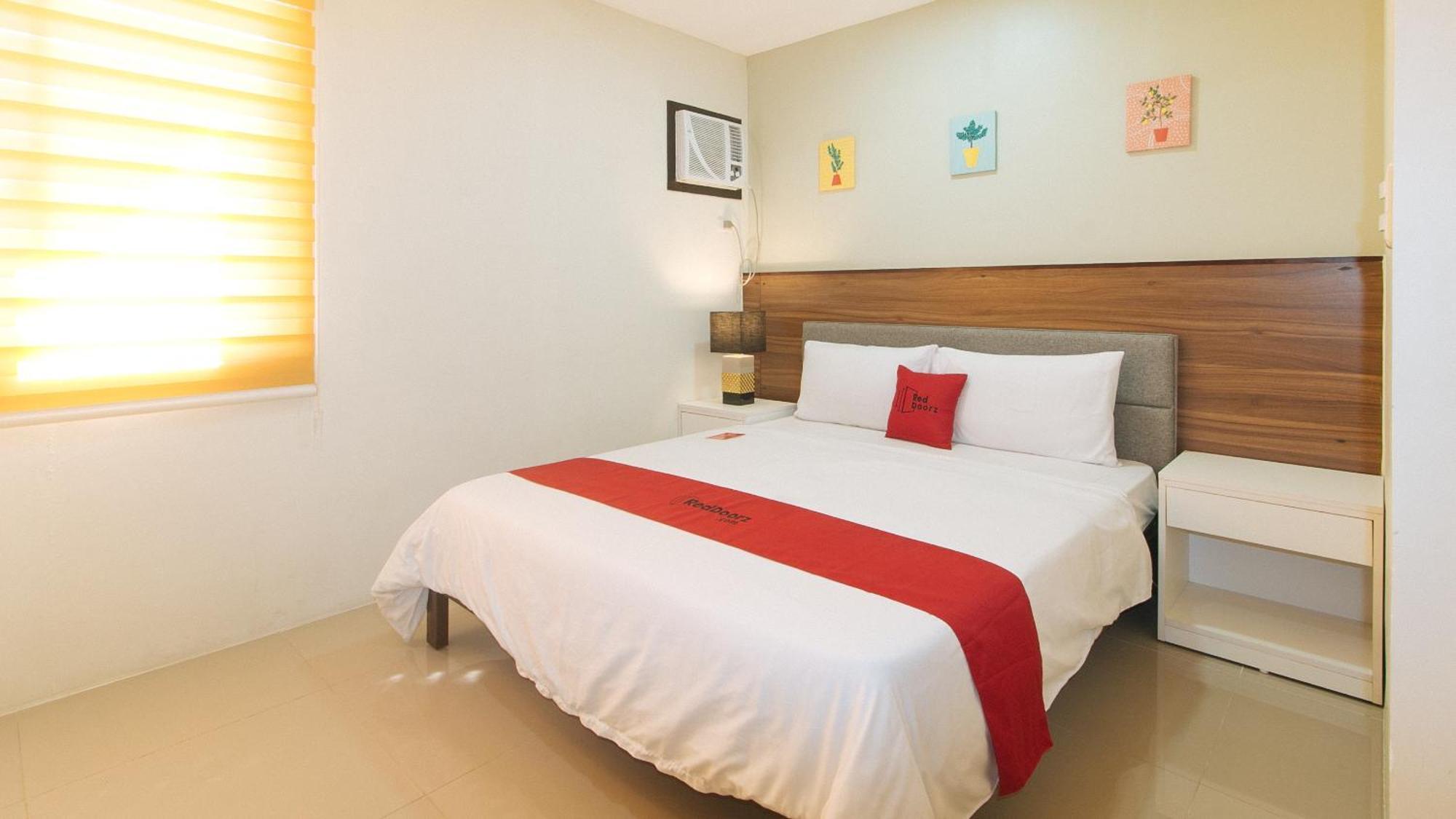 Reddoorz @ Leoncia Apartelle Mandaue City Exterior photo